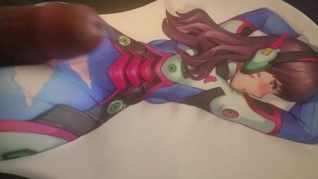 Alfombrilla de ratón de D.VA (Overwatch) a modo de homenaje