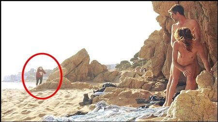 Pareja sorprendida manteniendo relaciones sexuales en la PLAYA