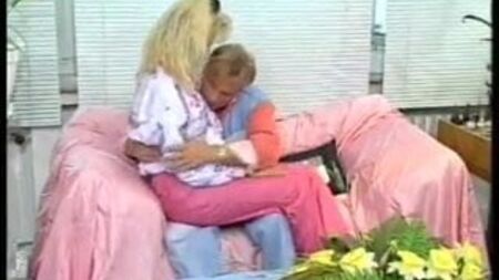 Porno de chándales con cazadora cortavientos alemana de los 80