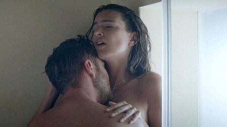 Escenas de Emily Ratajkowski desnuda y sexy