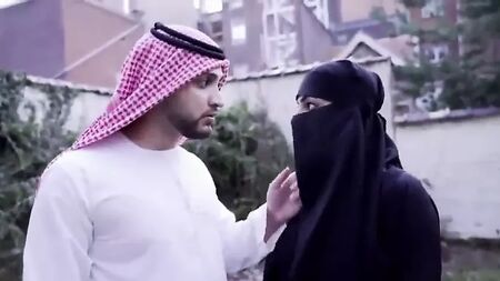 Una musulmana con burka seduce para tener sexo