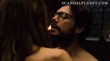 Recopilación de desnudos y escenas de sexo de Itziar Ituno en ScandalPlanet.Com