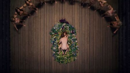 Isabelle Grill desnuda en «Midsommar» (2019)