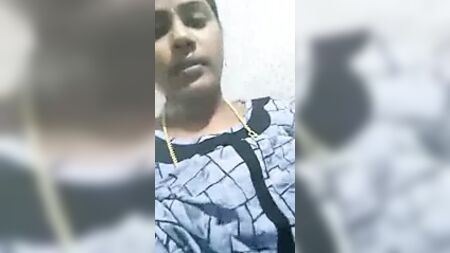 Las tetas y el coño de una tía tamil