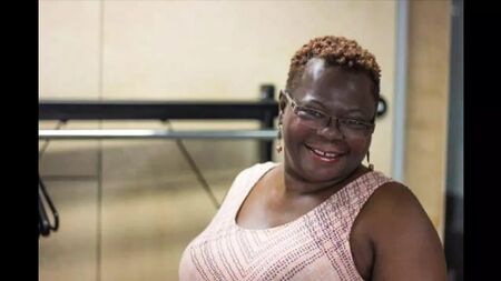 ¡MARATÓN DE CORRIDAS DE UNA ABUELA NEGRA!