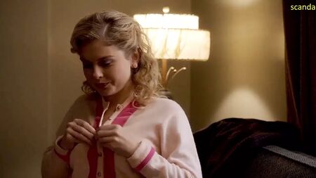 Las tetas al descubierto de Rose McIver en la serie «Masters of Sex»