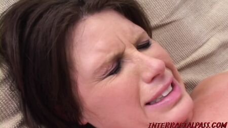 Lisa Sparxxx recibe una penetración anal de Blackzilla BBC