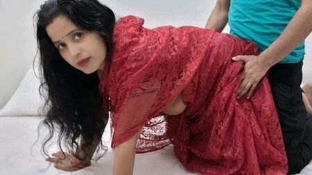 El sexo salvaje de Desi Bhabhi en el hotel