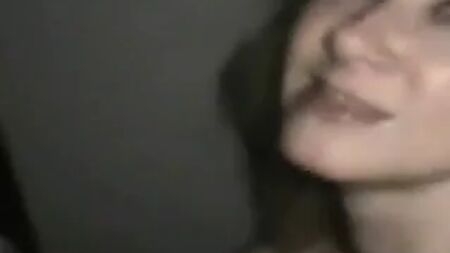 Una auténtica rubia amateur, una zorra del glory hole