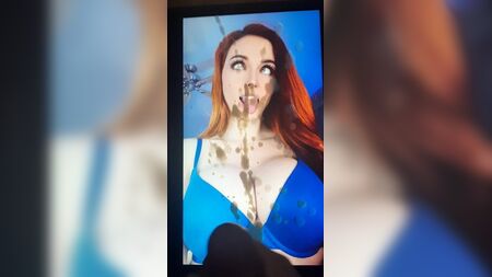 Homenaje a Amouranth