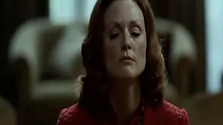 Julianne Moore - Savage Grace (madre e hijastro): recopilación