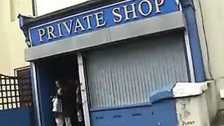 Una visita a la tienda para adultos