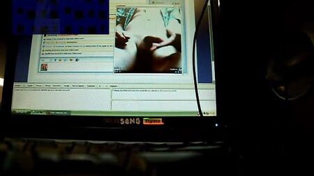 Sala de chat con webcam en directo: dedos en el sexo