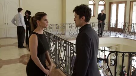 Las escenas de sexo muy picantes de Charisma Carpenter en «Bound»