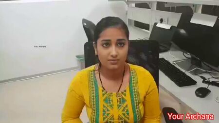 El jefe se acuesta con la secretaria (con audio en hindi)