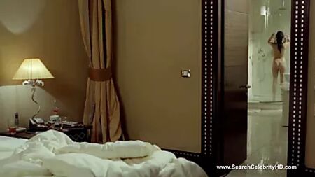 Natalia Avelon desnuda - Strike Back, temporada 2