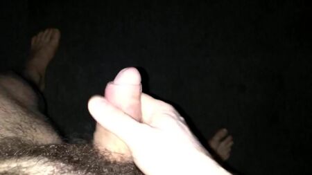 Completamente desnudo en el cine porno