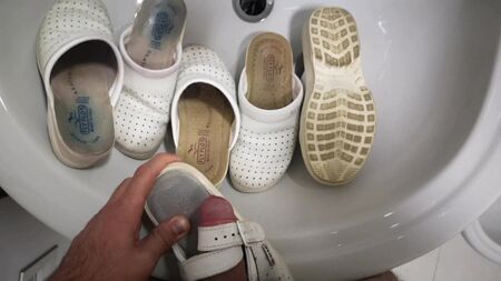 Joder, me corro: las sandalias con tacón de mi tía enfermera, colección Fly Flot