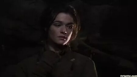 Rachel Weisz en «Enemigo a las puertas» (plano completo del trasero)