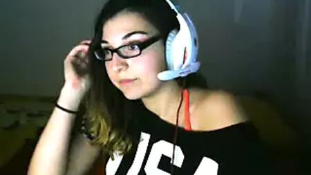 La streamer de Twitch Liianaf enseña las tetas y el culo
