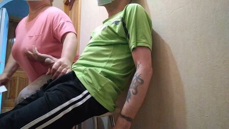 Un desconocido se masturba mirándome en el pasillo de la policlínica
