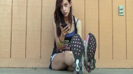 Jessi con unas zapatillas Nike Shox