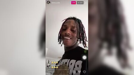 El rapero Famous Dex recibe sexo oral en un directo de Instagram