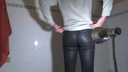 PANTALONES PITILLO DE CUERO CON EFECTO PUSH-UP