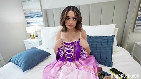 [DadCrush] Vanessa Moon - Jugando a disfrazarse