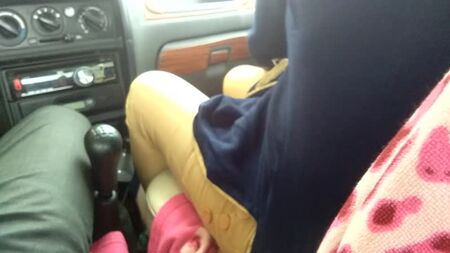 Hermana india sexo con primo en coche al aire libre sexo público arriesgado