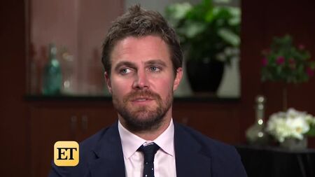 ETOnline: Entrevista con Stephen Amell