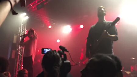 Bring Me The Horizon "Pray For Plagues" en directo en The Dome para Warchild