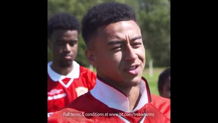 Jesse Lingard y Marcus Rashford intentan recrear el gol de Ole Gunnar Solskjaer
