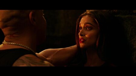 Deepika Padukone - xXx: Return of Xander Cage (2017) 1080p ¿Desnuda? Sexy / Deepika Padukone - Tres X: Dominación mundial