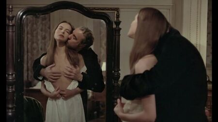 Ramo Carole desnuda / Ramo Carole desnuda