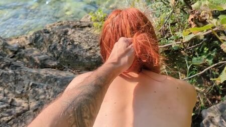 Le pedí a un extraño que me pusiera protector solar en una playa nudista