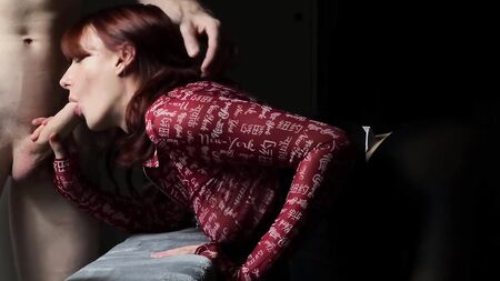 Puta pelirroja adora el sexo duro