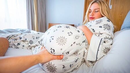¿Para qué necesitas pijama? ¡Quítatelo!