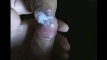 Después de una mierda, ella está lista para tomar esperma