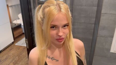 La señorita Lust está en la línea