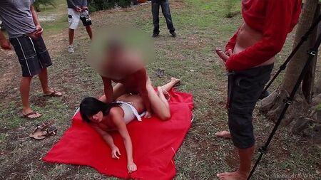 El picnic se convirtió en porno