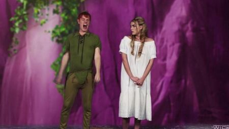 Peter Pan da para chupar dos sirenas