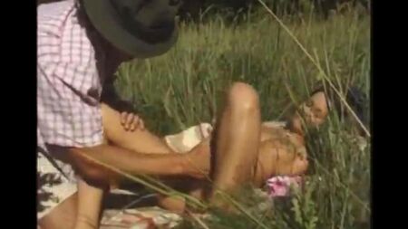 Sexo en la naturaleza o un viaje corto