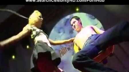 Espectáculo porno en el club