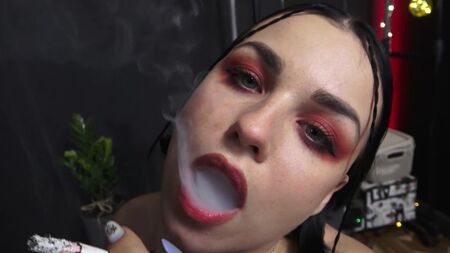 Lo que te gusta más chupar: ¡un cigarrillo o una polla!