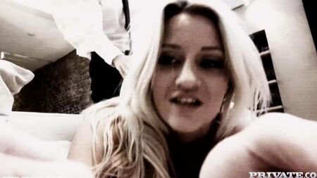 Anal con rubia tetona