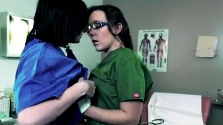 Lesbianas peludas lamen coños en pose 69