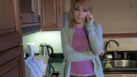 Lily Labeau se acostó con el chico de su hermana