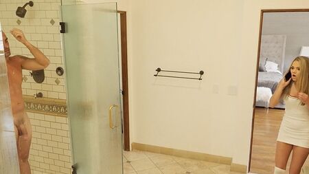 Un ninfo incluso un padrastro excita