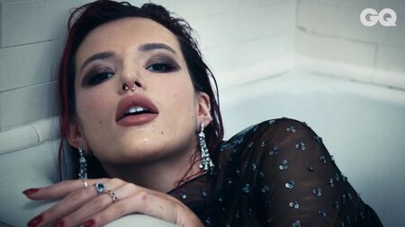 Bella Thorne desnuda - GQ México (octubre de 2017) 1080p